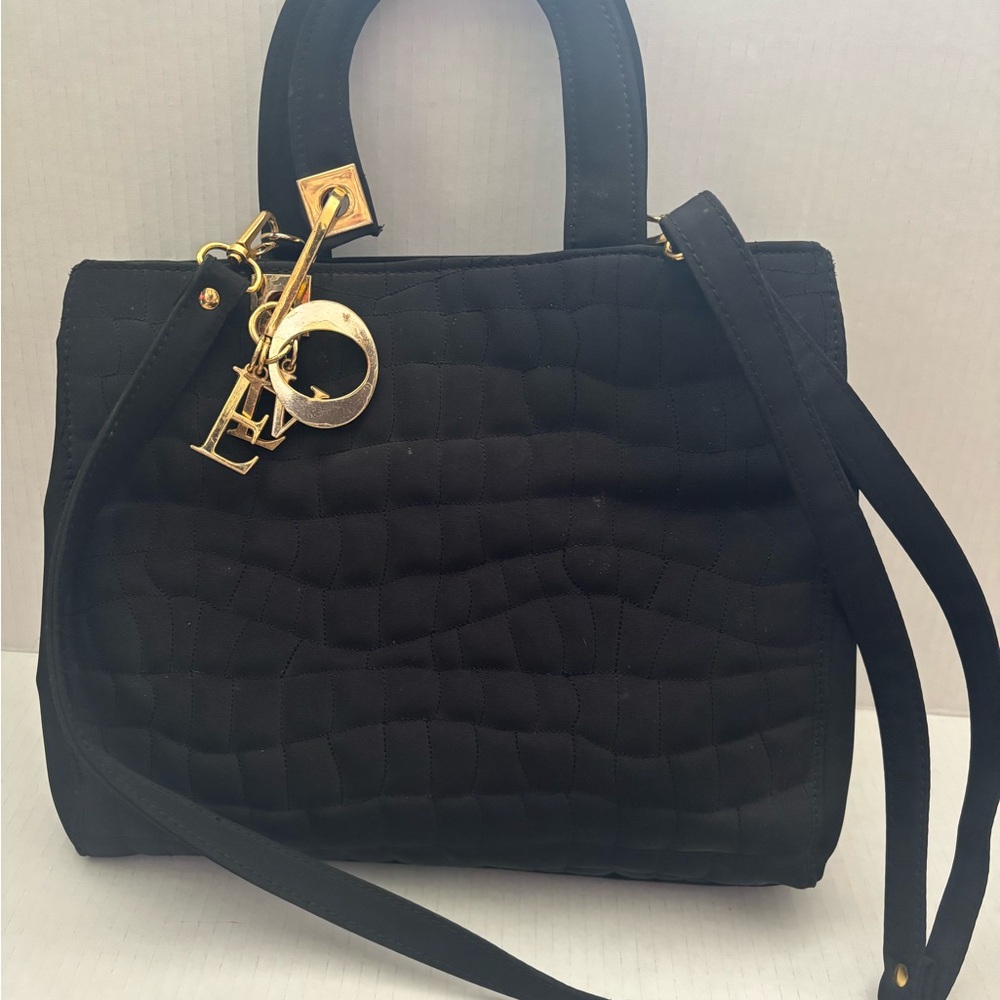 Black Quilted Handbag preowned in great condition